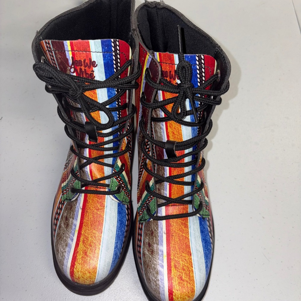 Yes We Vibe Serape Stripe Combat Boots Multi Color Lace Up Mens 7.5 Womens 9